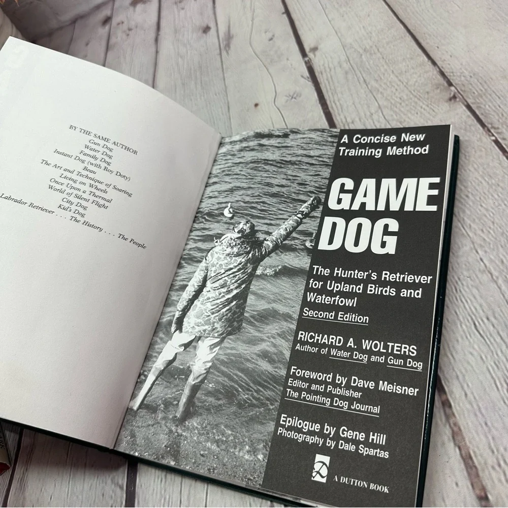 vintage 1995 Game Dog Training hardcove Book by Richard A. Wolters - Green Cover